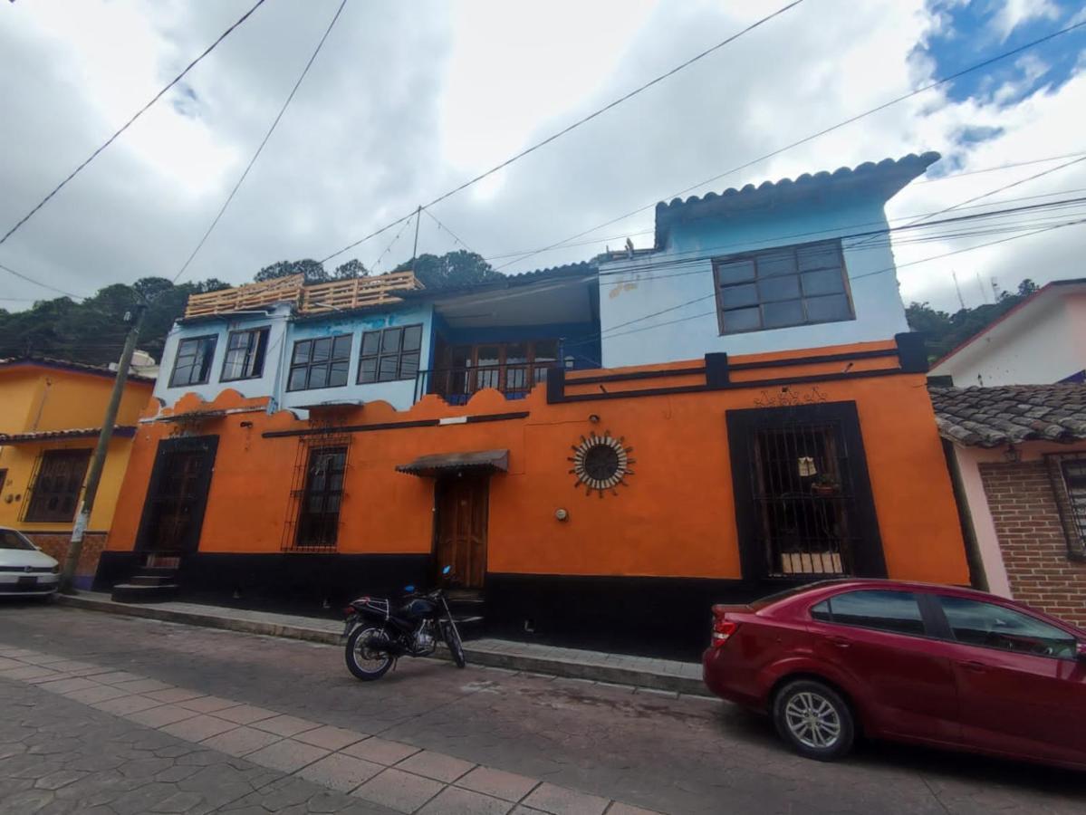 Auberge de jeunesse Casa Satoshi à San Cristóbal de Las Casas Extérieur photo