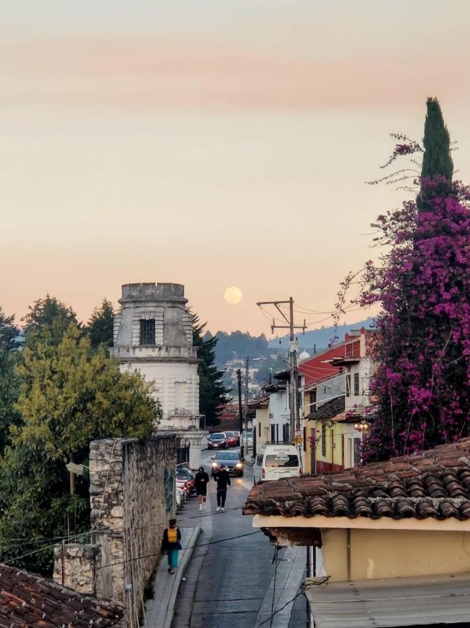 Auberge de jeunesse Casa Satoshi à San Cristóbal de Las Casas Extérieur photo